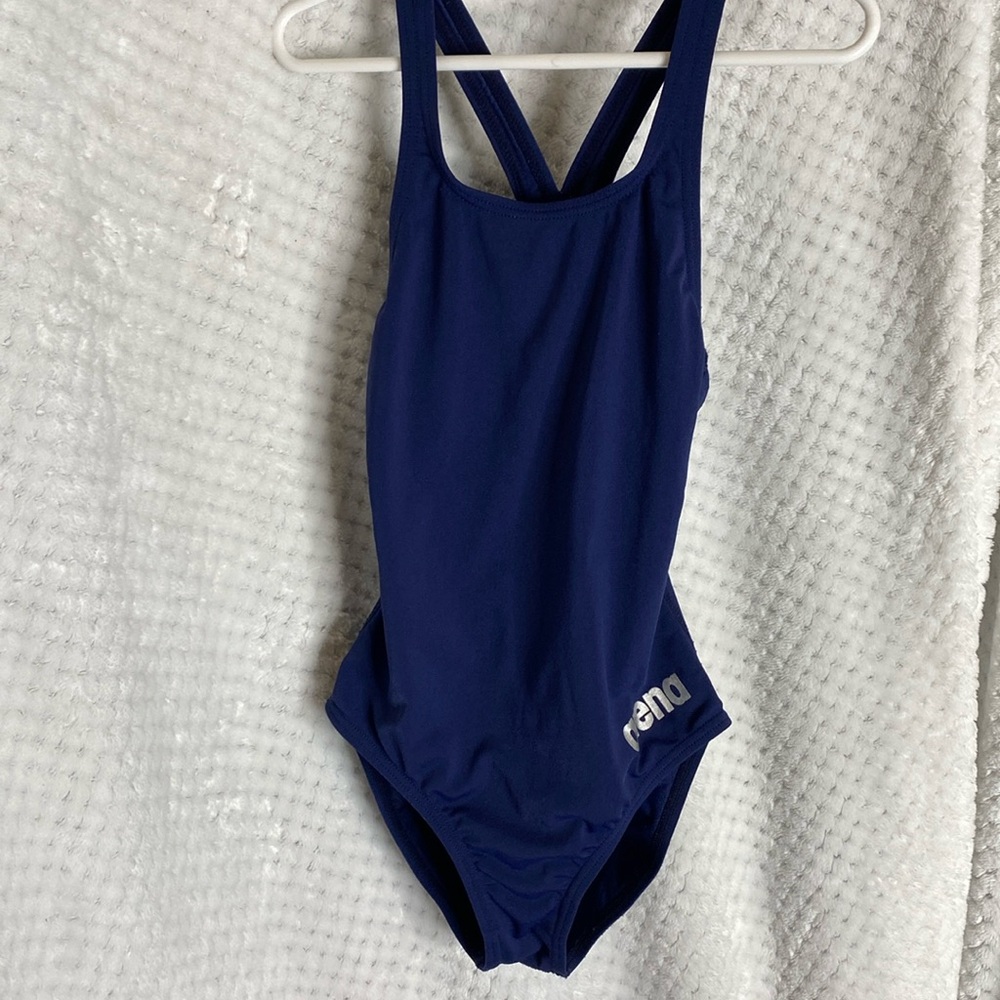 Arena one piece bathing suit swimsuit